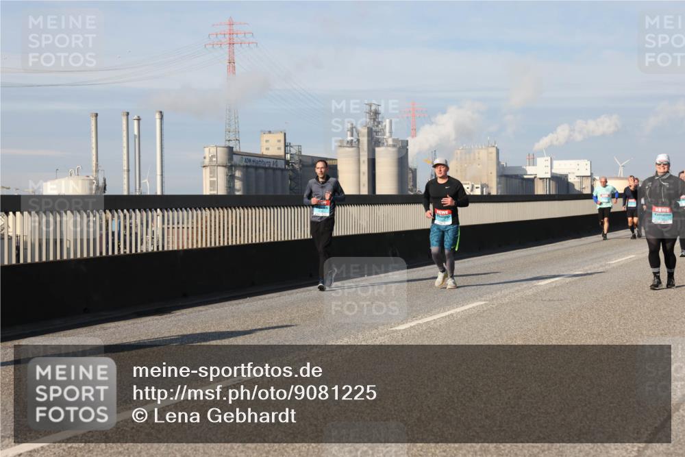 03.10.2025 - Köhlbrandbrückenlauf Lena Gebhardt http://msf.ph/oto/9081225 03.10.2025 10:04:11 Position 2  meine-sportfotos.de