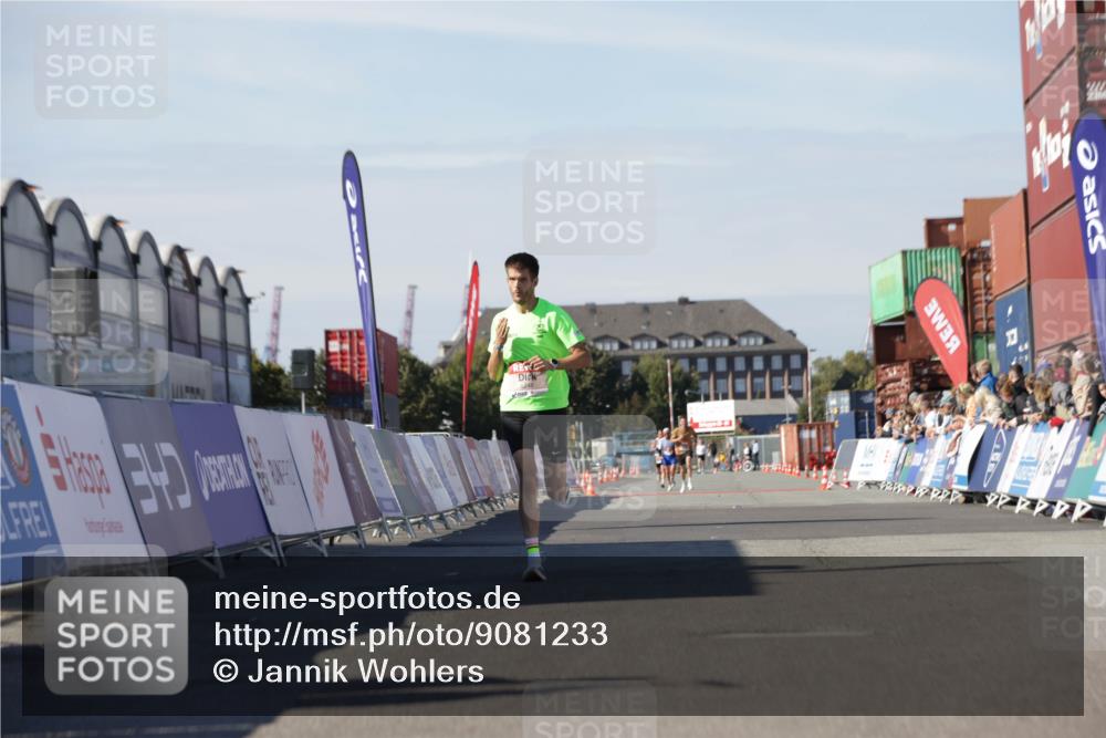 03.10.2025 - Köhlbrandbrückenlauf Jannik Wohlers http://msf.ph/oto/9081233 03.10.2025 12:50:36 Ziel 6248 meine-sportfotos.de