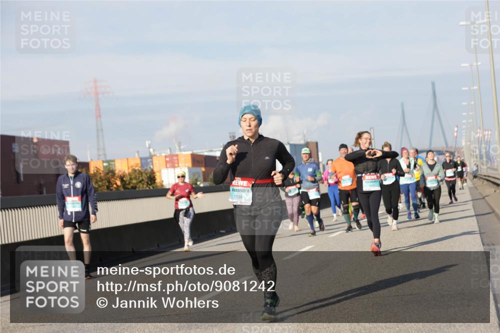 03.10.2025 - Köhlbrandbrückenlauf Jannik Wohlers http://msf.ph/oto/9081242 03.10.2025 10:02:16 Position 3 1538 meine-sportfotos.de