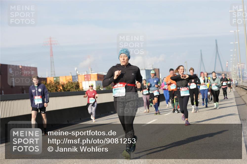 03.10.2025 - Köhlbrandbrückenlauf Jannik Wohlers http://msf.ph/oto/9081253 03.10.2025 10:02:16 Position 3 1538, 1615 meine-sportfotos.de