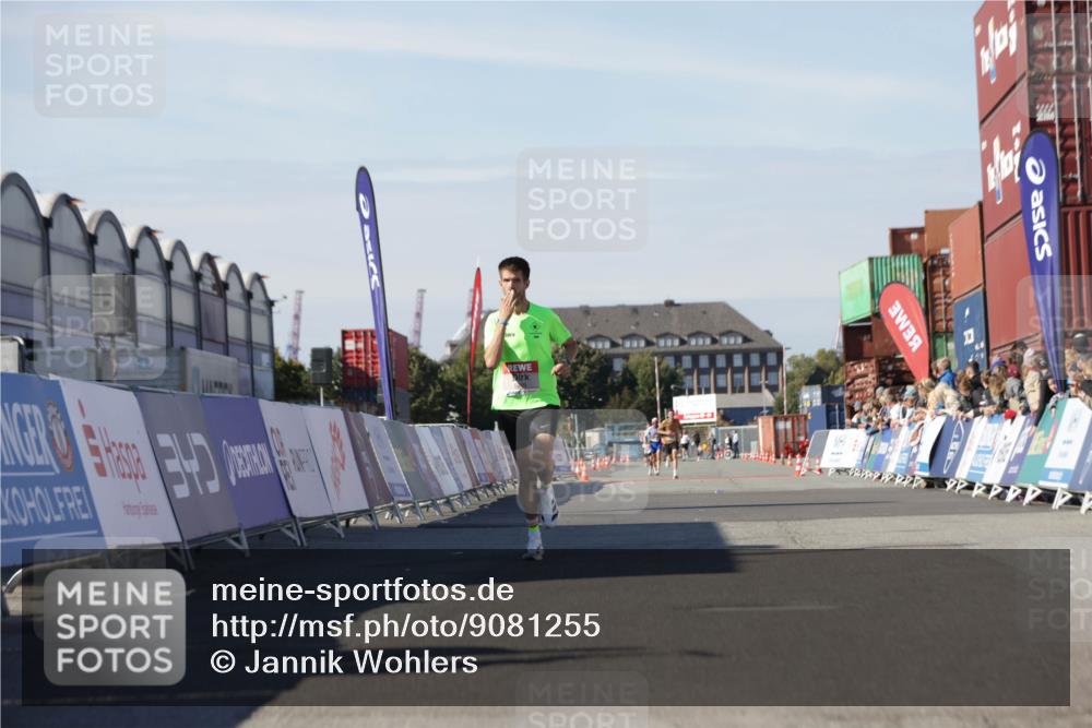 03.10.2025 - Köhlbrandbrückenlauf Jannik Wohlers http://msf.ph/oto/9081255 03.10.2025 12:50:36 Ziel 6248 meine-sportfotos.de