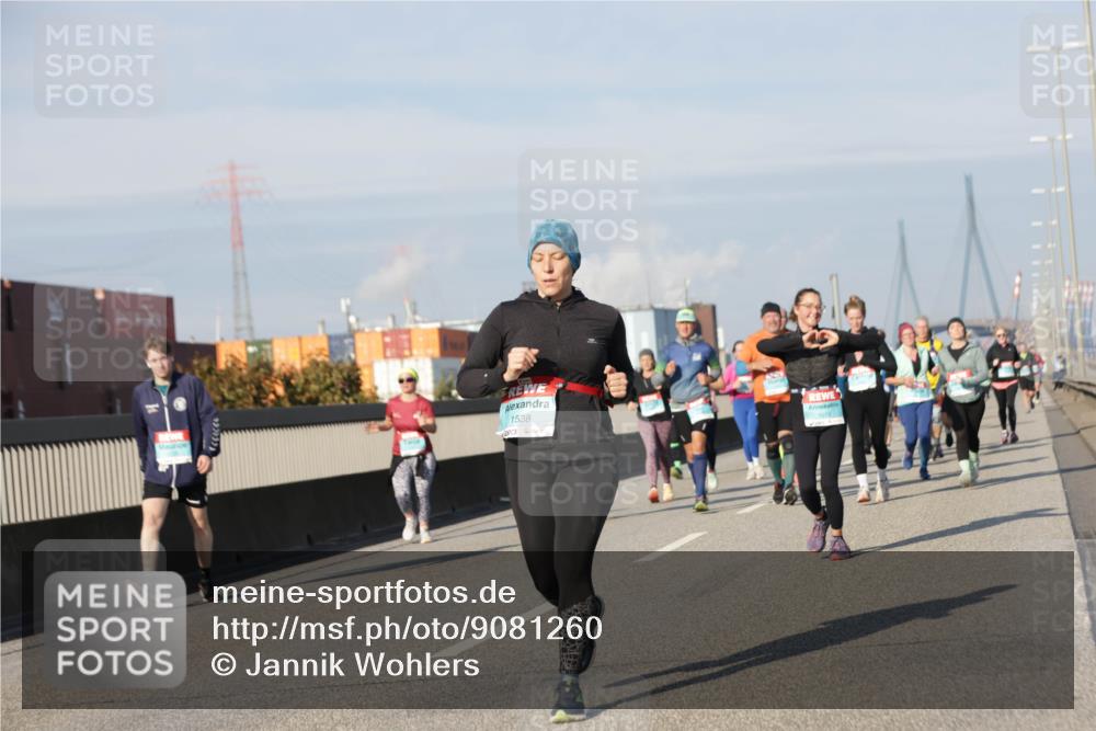 03.10.2025 - Köhlbrandbrückenlauf Jannik Wohlers http://msf.ph/oto/9081260 03.10.2025 10:02:17 Position 3 1538, 1615 meine-sportfotos.de