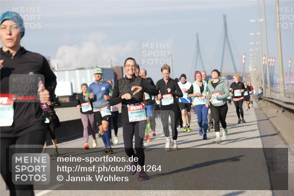 03.10.2025 - Köhlbrandbrückenlauf Jannik Wohlers http://msf.ph/oto/9081264 03.10.2025 10:02:17 Position 3 1615 meine-sportfotos.de