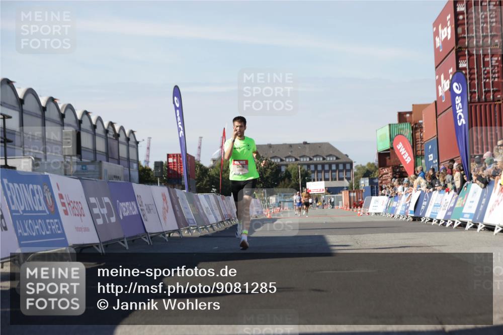 03.10.2025 - Köhlbrandbrückenlauf Jannik Wohlers http://msf.ph/oto/9081285 03.10.2025 12:50:36 Ziel 6248 meine-sportfotos.de