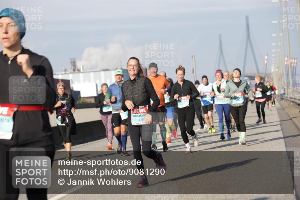 03.10.2025 - Köhlbrandbrückenlauf Jannik Wohlers http://msf.ph/oto/9081290 03.10.2025 10:02:17 Position 3 1615 meine-sportfotos.de