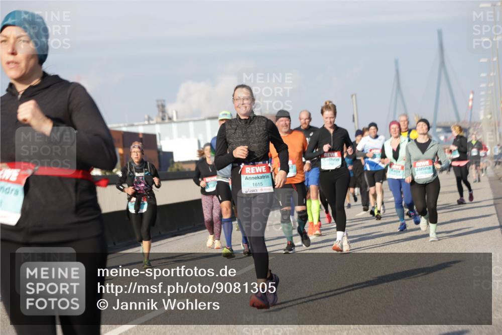 03.10.2025 - Köhlbrandbrückenlauf Jannik Wohlers http://msf.ph/oto/9081305 03.10.2025 10:02:18 Position 3 1615, 1479 meine-sportfotos.de