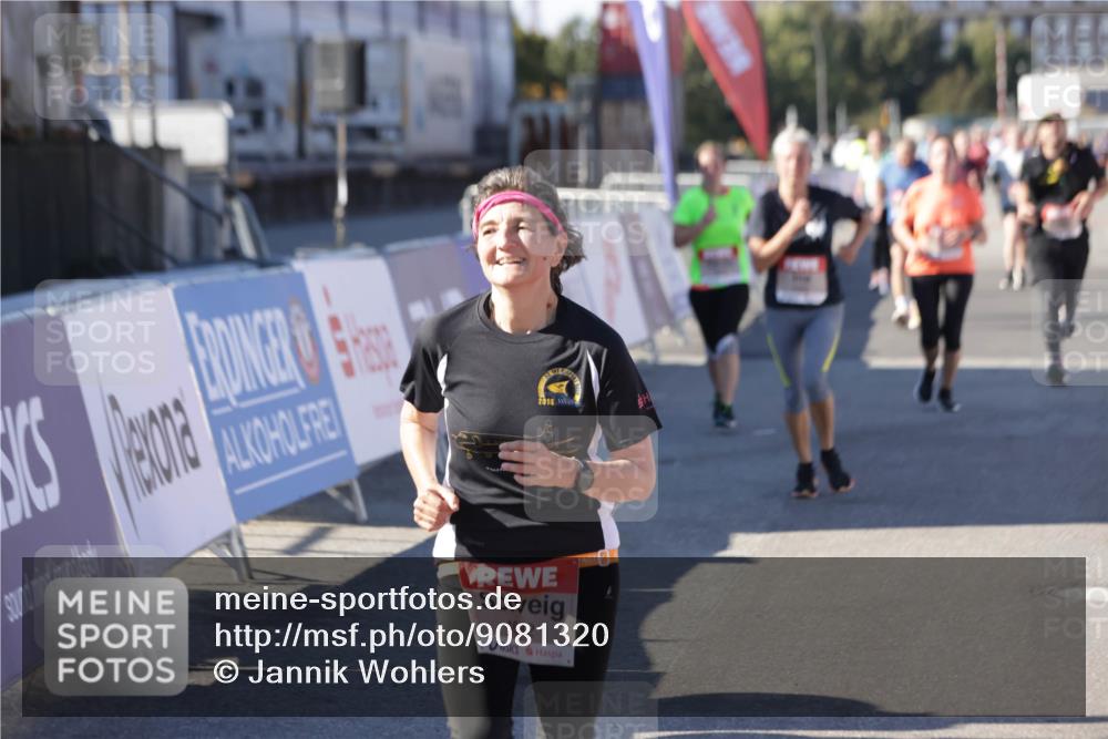 03.10.2025 - Köhlbrandbrückenlauf Jannik Wohlers http://msf.ph/oto/9081320 03.10.2025 13:18:02 Ziel 4333, 4366, 4620, 4682, 4950, 5129, 5209, 6153, 6326, 6435, 6633, 6634 meine-sportfotos.de