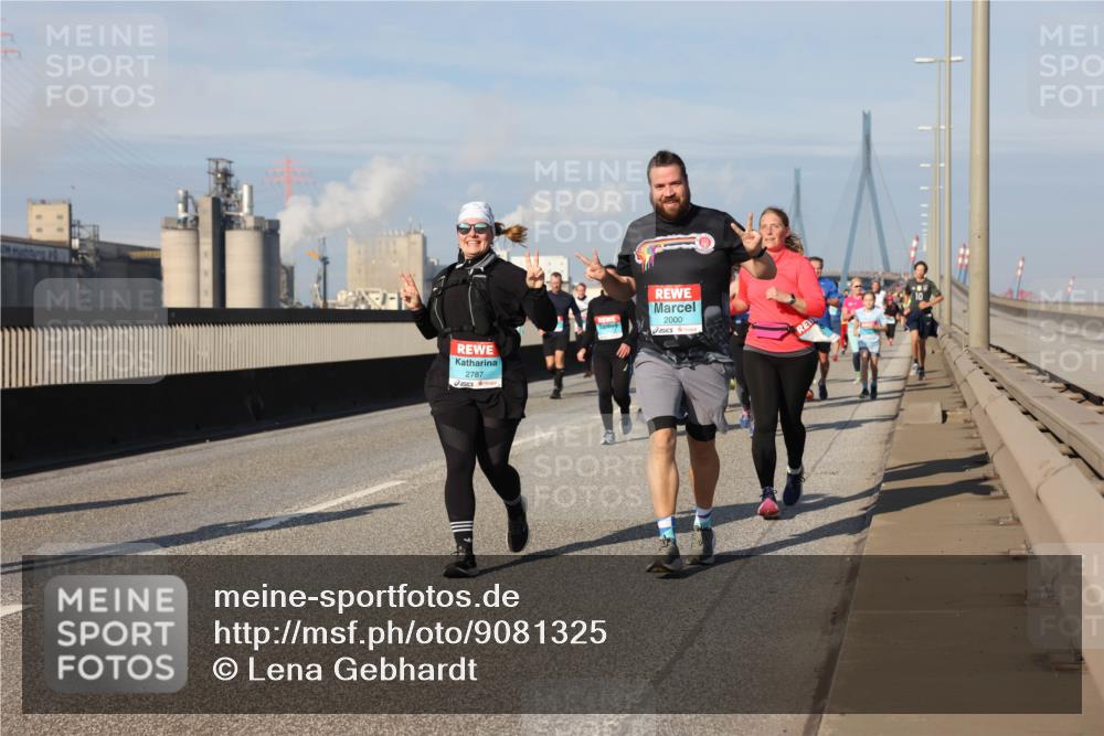03.10.2025 - Köhlbrandbrückenlauf Lena Gebhardt http://msf.ph/oto/9081325 03.10.2025 10:04:13 Position 2 2787, 2000 meine-sportfotos.de