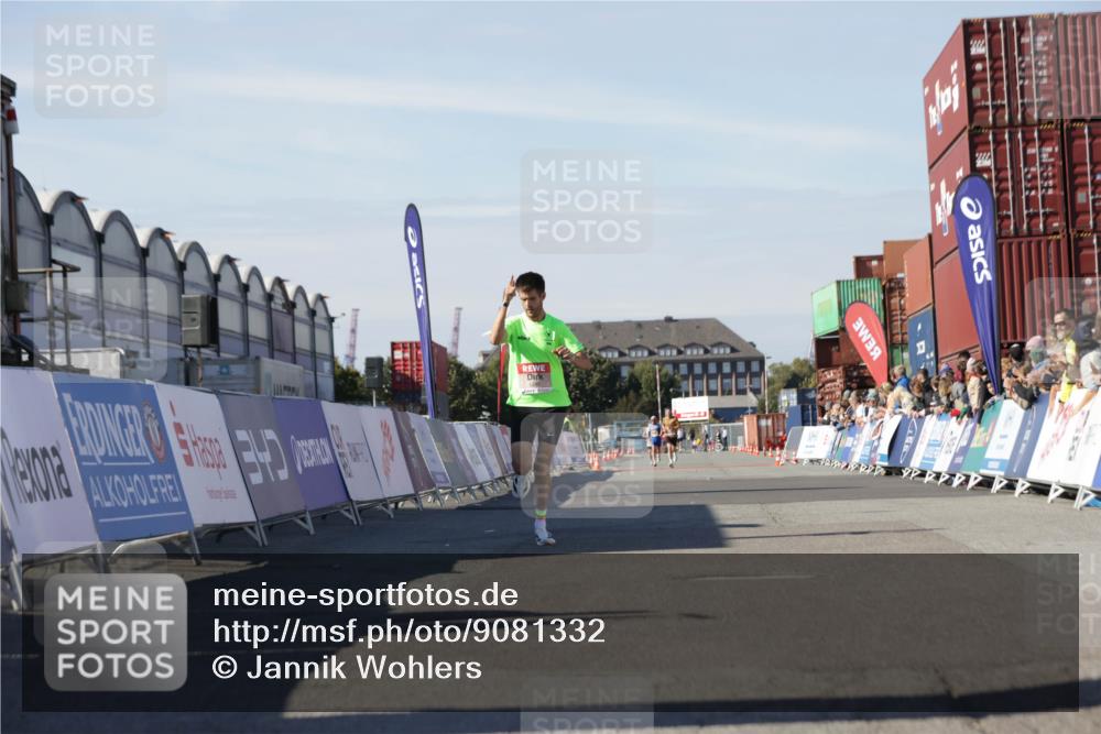 03.10.2025 - Köhlbrandbrückenlauf Jannik Wohlers http://msf.ph/oto/9081332 03.10.2025 12:50:36 Ziel 6248 meine-sportfotos.de