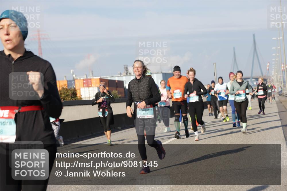 03.10.2025 - Köhlbrandbrückenlauf Jannik Wohlers http://msf.ph/oto/9081345 03.10.2025 10:02:18 Position 3 8, 1615 meine-sportfotos.de