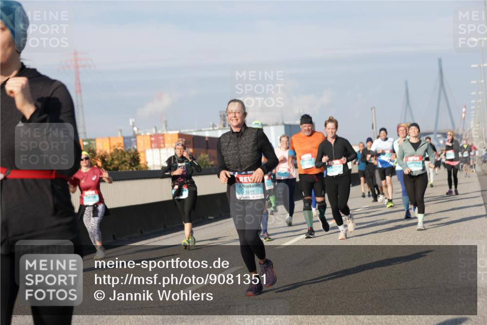 03.10.2025 - Köhlbrandbrückenlauf Jannik Wohlers http://msf.ph/oto/9081351 03.10.2025 10:02:18 Position 3 1615 meine-sportfotos.de