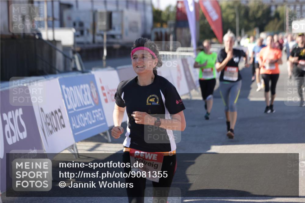 03.10.2025 - Köhlbrandbrückenlauf Jannik Wohlers http://msf.ph/oto/9081355 03.10.2025 13:18:02 Ziel 4333, 4366, 4620, 4682, 4950, 5129, 5209, 6153, 6326, 6435, 6633, 6634 meine-sportfotos.de