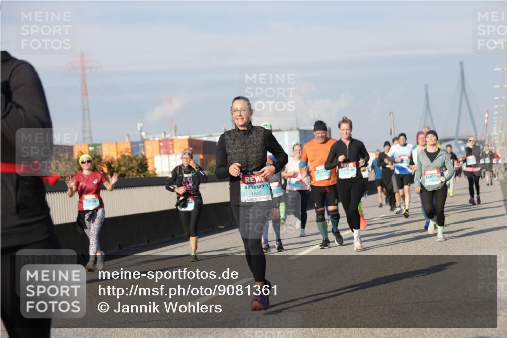 03.10.2025 - Köhlbrandbrückenlauf Jannik Wohlers http://msf.ph/oto/9081361 03.10.2025 10:02:18 Position 3 1615 meine-sportfotos.de