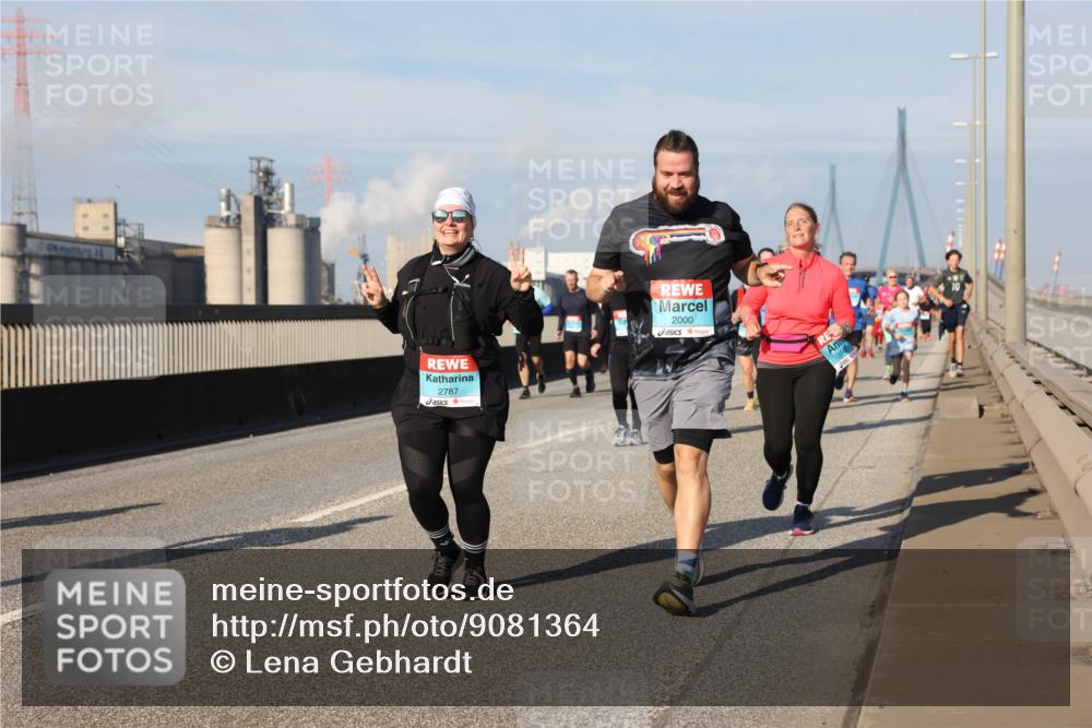 03.10.2025 - Köhlbrandbrückenlauf Lena Gebhardt http://msf.ph/oto/9081364 03.10.2025 10:04:14 Position 2 2787, 2000 meine-sportfotos.de