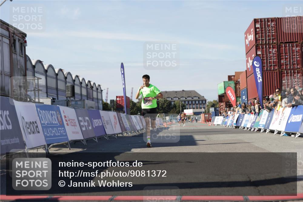 03.10.2025 - Köhlbrandbrückenlauf Jannik Wohlers http://msf.ph/oto/9081372 03.10.2025 12:50:37 Ziel 6248 meine-sportfotos.de