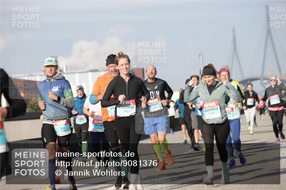 03.10.2025 - Köhlbrandbrückenlauf Jannik Wohlers http://msf.ph/oto/9081376 03.10.2025 10:02:19 Position 3 3738, 1672, 1282, 2051, 1479 meine-sportfotos.de