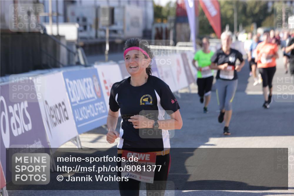 03.10.2025 - Köhlbrandbrückenlauf Jannik Wohlers http://msf.ph/oto/9081377 03.10.2025 13:18:02 Ziel 4333, 4366, 4620, 4682, 4950, 5129, 5209, 6153, 6326, 6435, 6633, 6634 meine-sportfotos.de