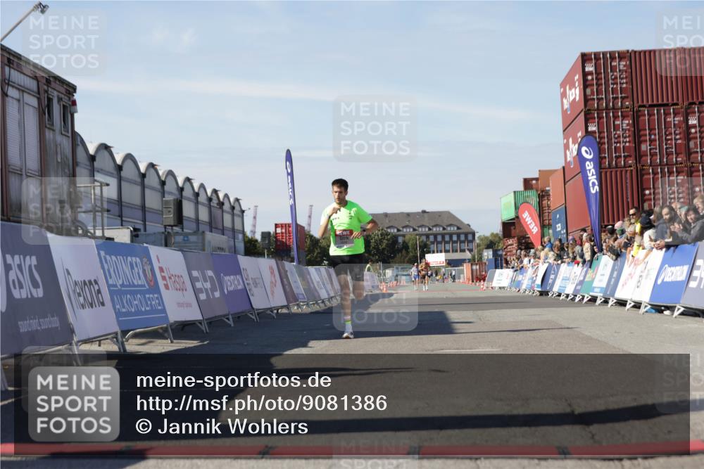 03.10.2025 - Köhlbrandbrückenlauf Jannik Wohlers http://msf.ph/oto/9081386 03.10.2025 12:50:37 Ziel 6248 meine-sportfotos.de