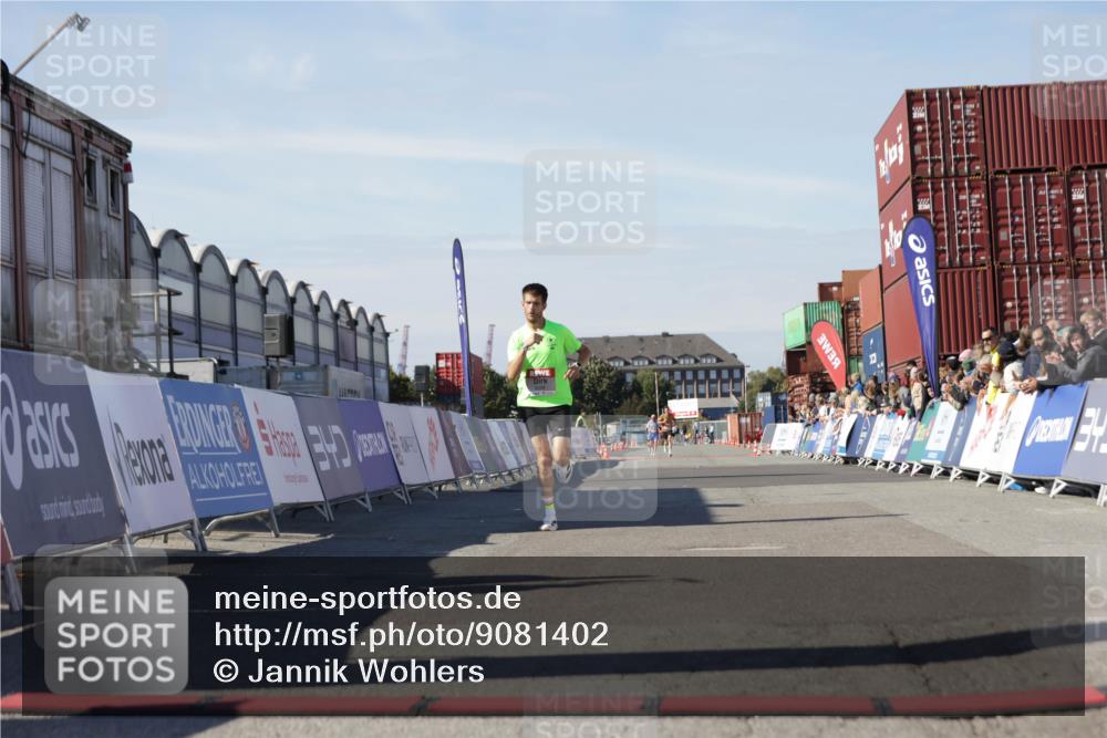03.10.2025 - Köhlbrandbrückenlauf Jannik Wohlers http://msf.ph/oto/9081402 03.10.2025 12:50:37 Ziel 6248 meine-sportfotos.de