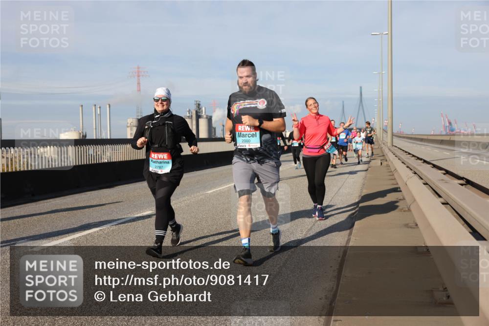 03.10.2025 - Köhlbrandbrückenlauf Lena Gebhardt http://msf.ph/oto/9081417 03.10.2025 10:04:15 Position 2 2787, 2000 meine-sportfotos.de