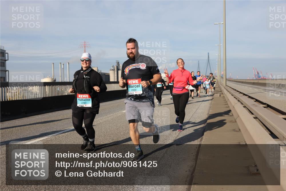 03.10.2025 - Köhlbrandbrückenlauf Lena Gebhardt http://msf.ph/oto/9081425 03.10.2025 10:04:15 Position 2 2787, 2000 meine-sportfotos.de