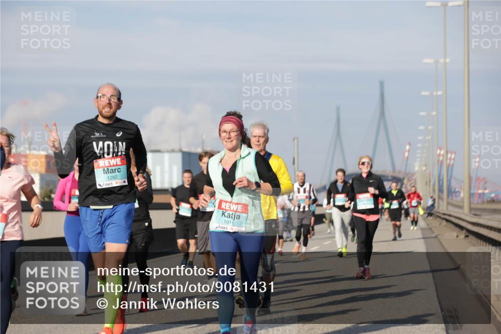 03.10.2025 - Köhlbrandbrückenlauf Jannik Wohlers http://msf.ph/oto/9081431 03.10.2025 10:02:23 Position 3 1282, 1911 meine-sportfotos.de