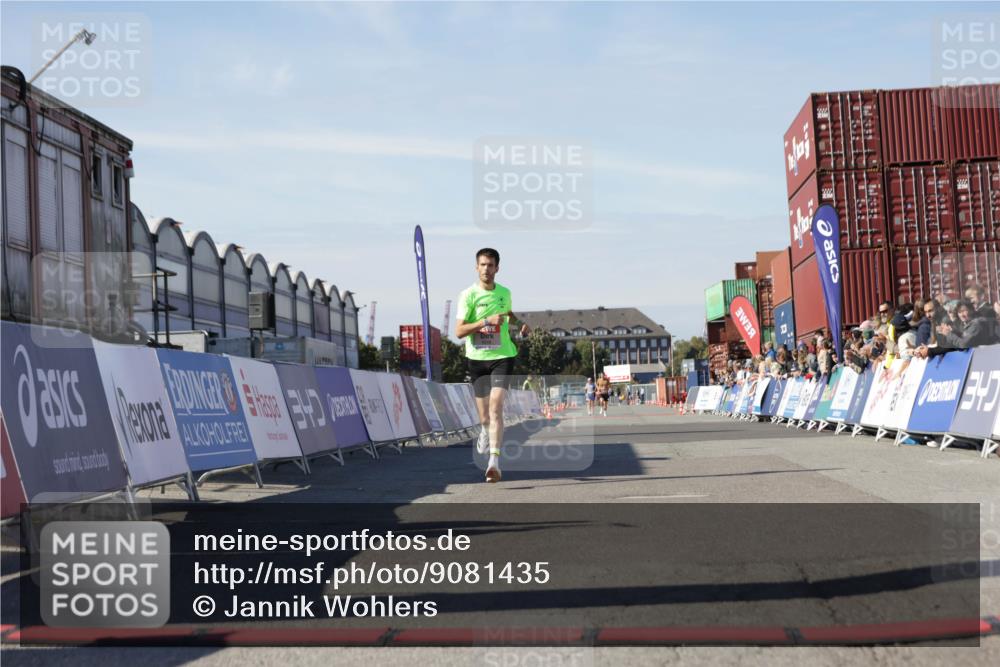 03.10.2025 - Köhlbrandbrückenlauf Jannik Wohlers http://msf.ph/oto/9081435 03.10.2025 12:50:37 Ziel 6248 meine-sportfotos.de