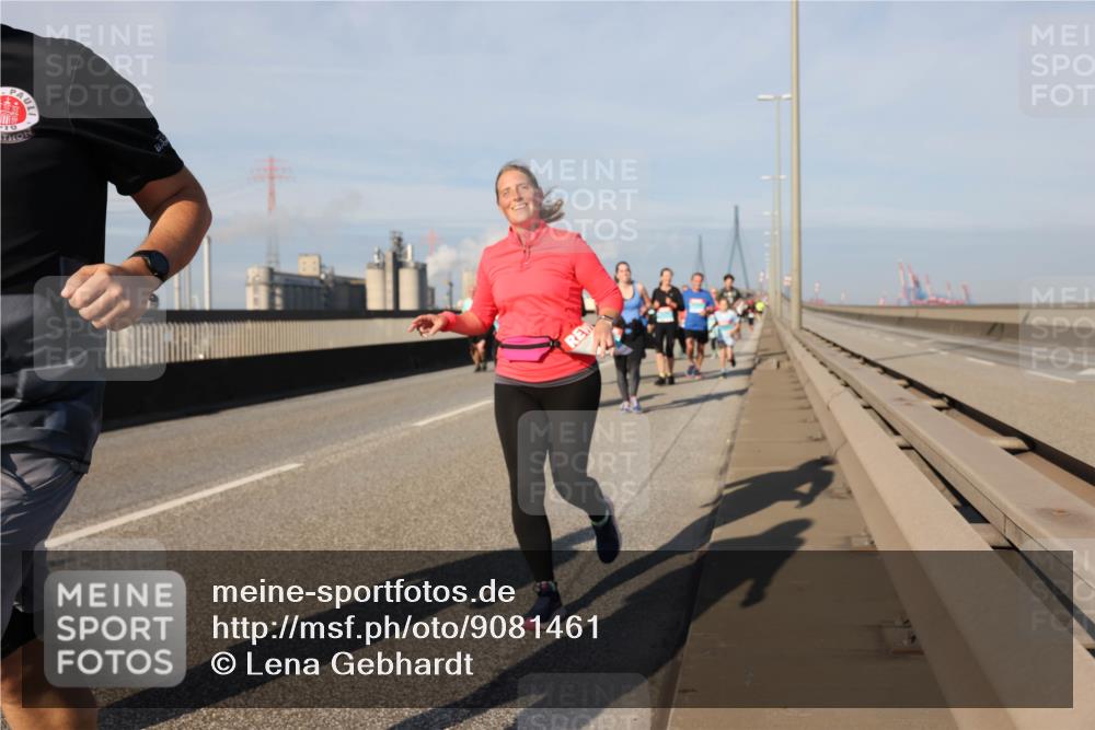 03.10.2025 - Köhlbrandbrückenlauf Lena Gebhardt http://msf.ph/oto/9081461 03.10.2025 10:04:16 Position 2 10 meine-sportfotos.de