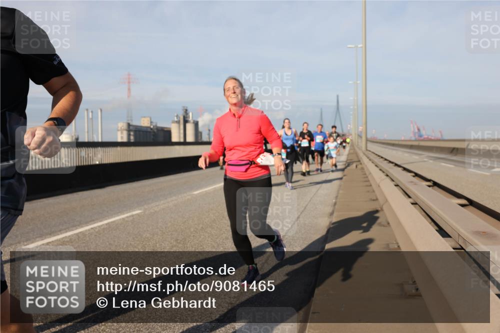 03.10.2025 - Köhlbrandbrückenlauf Lena Gebhardt http://msf.ph/oto/9081465 03.10.2025 10:04:16 Position 2  meine-sportfotos.de