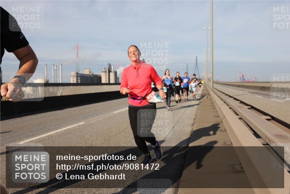 03.10.2025 - Köhlbrandbrückenlauf Lena Gebhardt http://msf.ph/oto/9081472 03.10.2025 10:04:16 Position 2  meine-sportfotos.de
