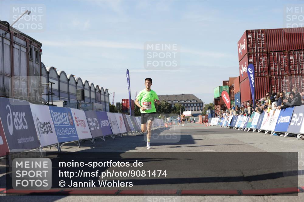 03.10.2025 - Köhlbrandbrückenlauf Jannik Wohlers http://msf.ph/oto/9081474 03.10.2025 12:50:37 Ziel 6248 meine-sportfotos.de