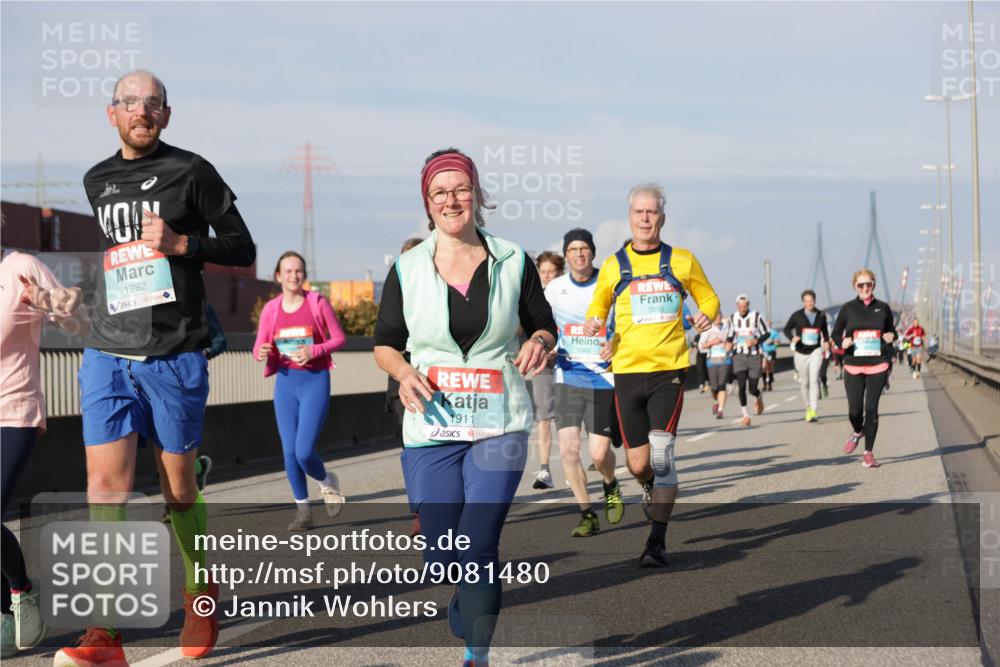 03.10.2025 - Köhlbrandbrückenlauf Jannik Wohlers http://msf.ph/oto/9081480 03.10.2025 10:02:24 Position 3 1282, 1911, 3050 meine-sportfotos.de
