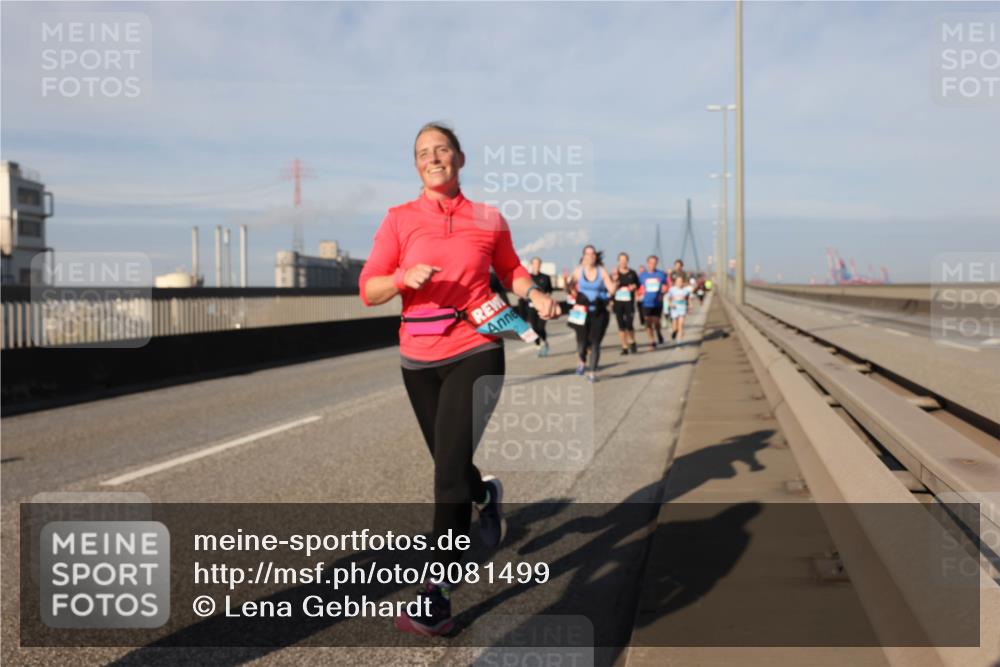 03.10.2025 - Köhlbrandbrückenlauf Lena Gebhardt http://msf.ph/oto/9081499 03.10.2025 10:04:16 Position 2  meine-sportfotos.de
