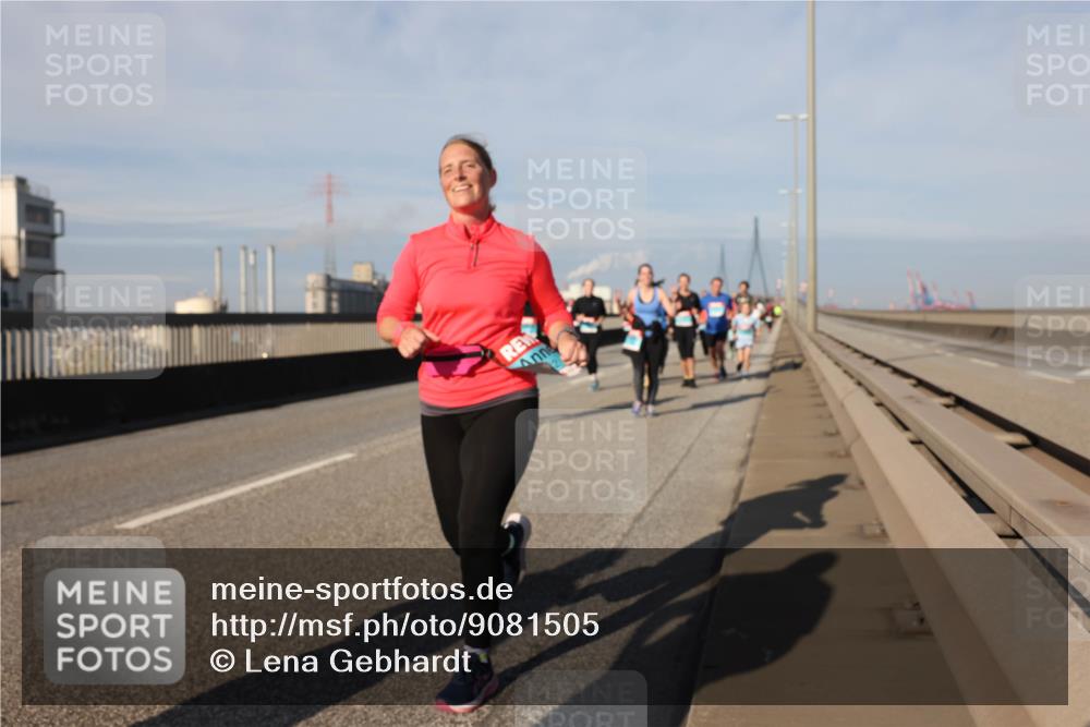 03.10.2025 - Köhlbrandbrückenlauf Lena Gebhardt http://msf.ph/oto/9081505 03.10.2025 10:04:16 Position 2  meine-sportfotos.de