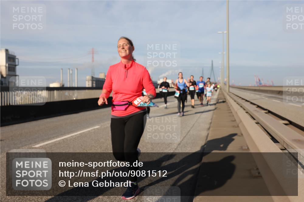 03.10.2025 - Köhlbrandbrückenlauf Lena Gebhardt http://msf.ph/oto/9081512 03.10.2025 10:04:16 Position 2  meine-sportfotos.de