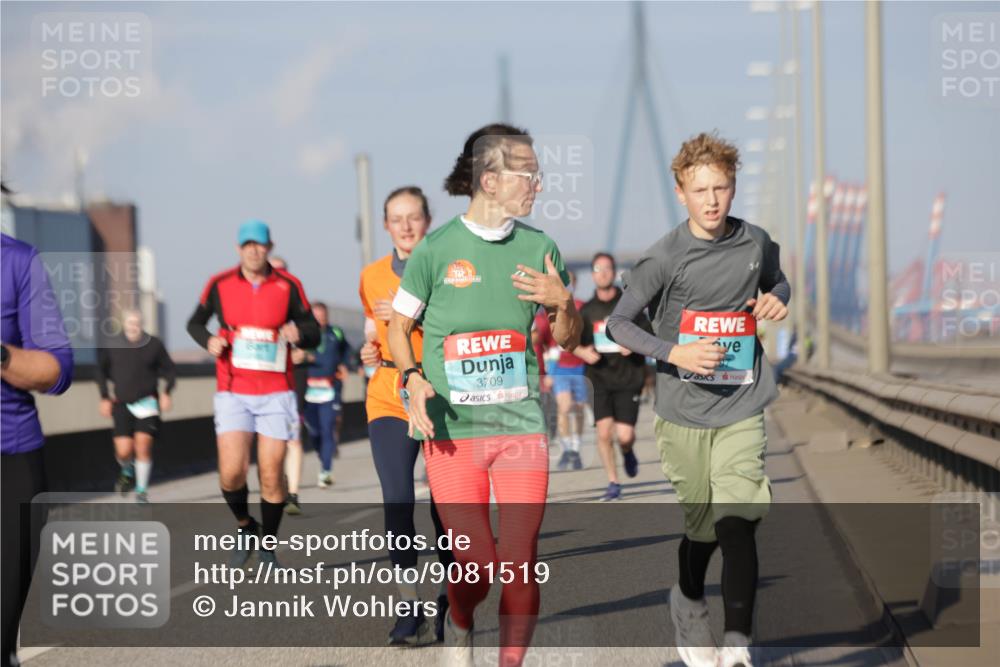 03.10.2025 - Köhlbrandbrückenlauf Jannik Wohlers http://msf.ph/oto/9081519 03.10.2025 09:54:39 Position 3 3709 meine-sportfotos.de
