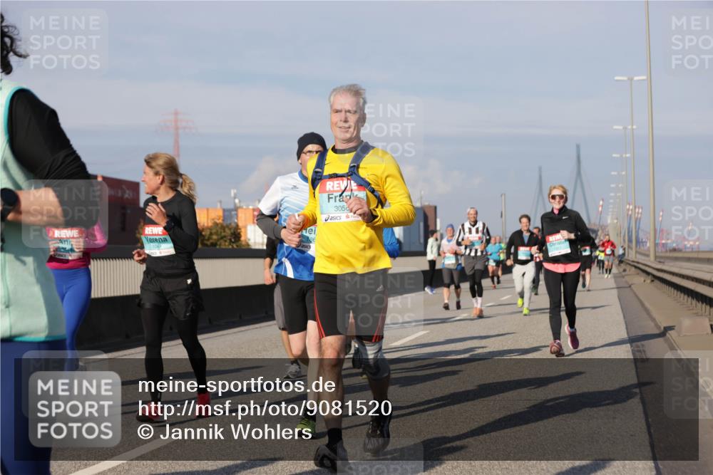 03.10.2025 - Köhlbrandbrückenlauf Jannik Wohlers http://msf.ph/oto/9081520 03.10.2025 10:02:25 Position 3 100, 3056 meine-sportfotos.de
