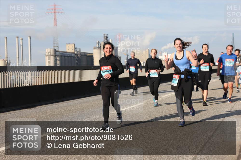 03.10.2025 - Köhlbrandbrückenlauf Lena Gebhardt http://msf.ph/oto/9081526 03.10.2025 10:04:17 Position 2 1010 meine-sportfotos.de
