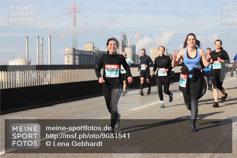 03.10.2025 - Köhlbrandbrückenlauf Lena Gebhardt http://msf.ph/oto/9081541 03.10.2025 10:04:18 Position 2 1940 meine-sportfotos.de