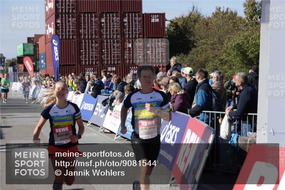03.10.2025 - Köhlbrandbrückenlauf Jannik Wohlers http://msf.ph/oto/9081544 03.10.2025 13:18:05 Ziel 4333, 4366, 4620, 4661, 4682, 4950, 5129, 5209, 6326, 6633, 6634 meine-sportfotos.de