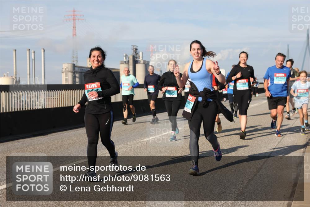03.10.2025 - Köhlbrandbrückenlauf Lena Gebhardt http://msf.ph/oto/9081563 03.10.2025 10:04:18 Position 2  meine-sportfotos.de