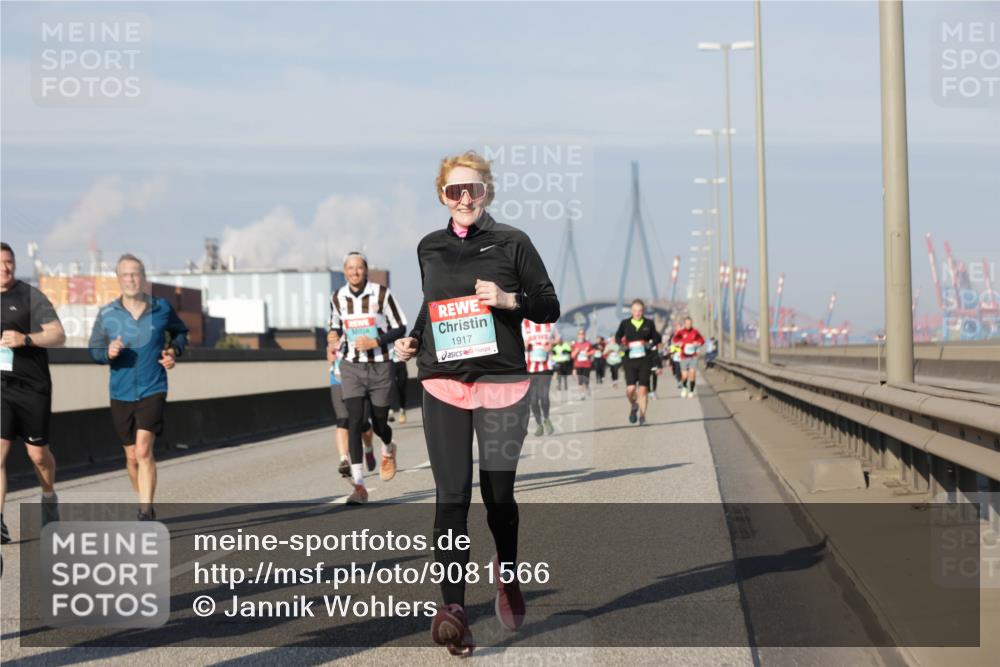 03.10.2025 - Köhlbrandbrückenlauf Jannik Wohlers http://msf.ph/oto/9081566 03.10.2025 10:02:28 Position 3 1917 meine-sportfotos.de
