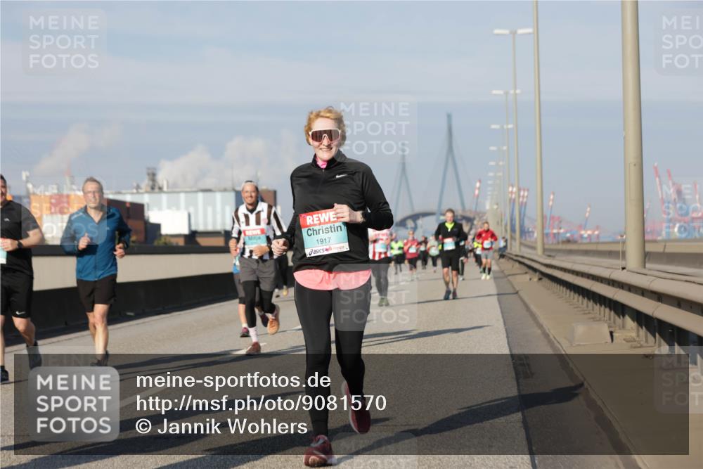 03.10.2025 - Köhlbrandbrückenlauf Jannik Wohlers http://msf.ph/oto/9081570 03.10.2025 10:02:28 Position 3 1917 meine-sportfotos.de