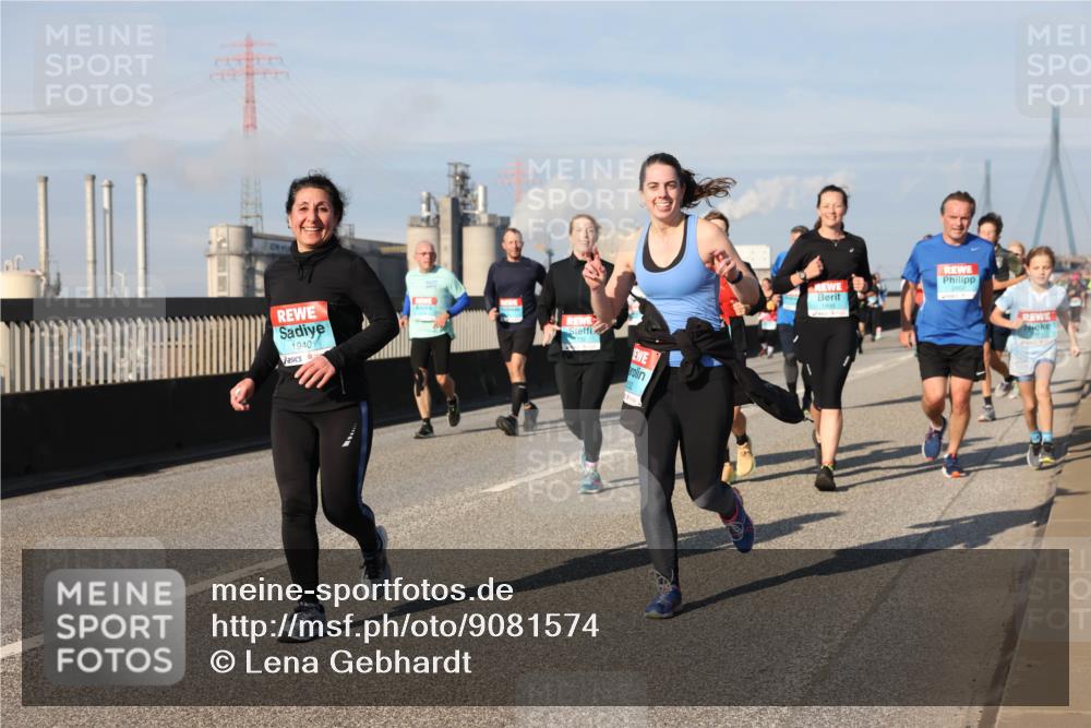 03.10.2025 - Köhlbrandbrückenlauf Lena Gebhardt http://msf.ph/oto/9081574 03.10.2025 10:04:18 Position 2 1940 meine-sportfotos.de