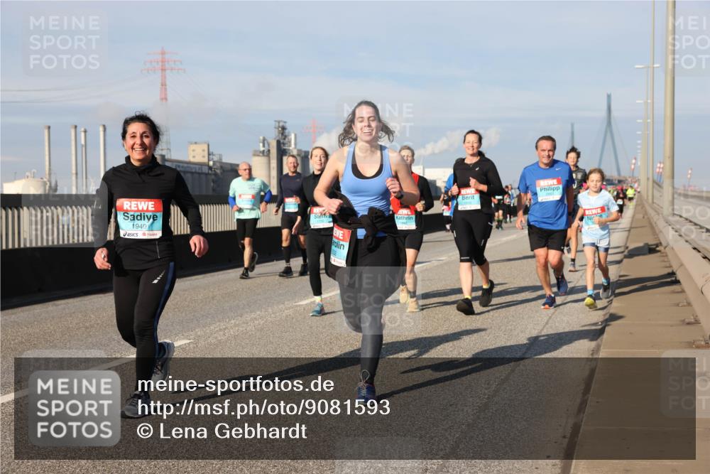 03.10.2025 - Köhlbrandbrückenlauf Lena Gebhardt http://msf.ph/oto/9081593 03.10.2025 10:04:18 Position 2 1940 meine-sportfotos.de