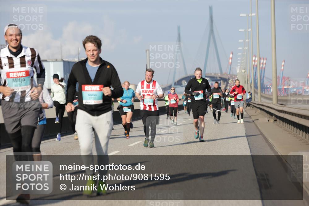 03.10.2025 - Köhlbrandbrückenlauf Jannik Wohlers http://msf.ph/oto/9081595 03.10.2025 10:02:29 Position 3 2785, 3732 meine-sportfotos.de