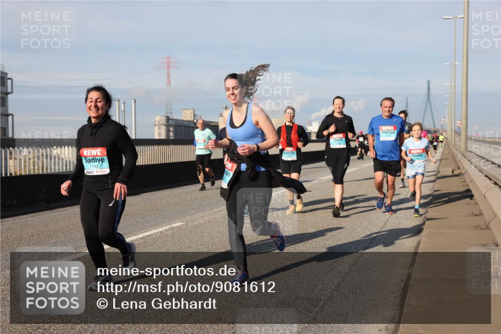 03.10.2025 - Köhlbrandbrückenlauf Lena Gebhardt http://msf.ph/oto/9081612 03.10.2025 10:04:19 Position 2 1940 meine-sportfotos.de