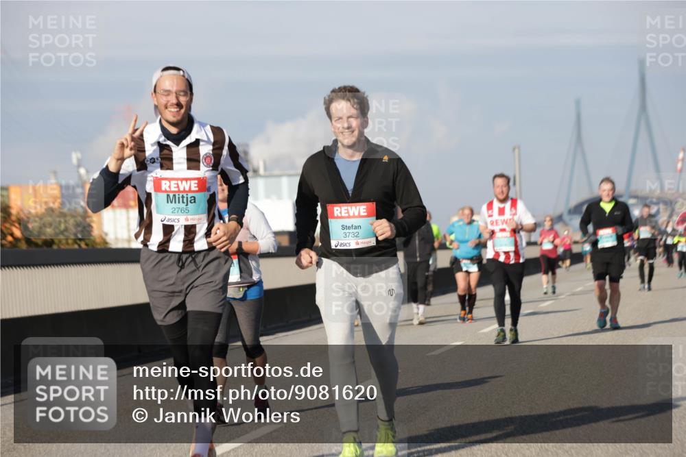 03.10.2025 - Köhlbrandbrückenlauf Jannik Wohlers http://msf.ph/oto/9081620 03.10.2025 10:02:30 Position 3 2765, 3732 meine-sportfotos.de