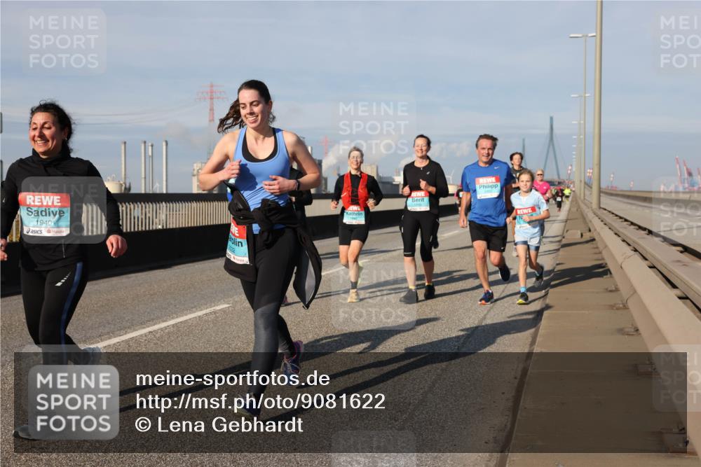 03.10.2025 - Köhlbrandbrückenlauf Lena Gebhardt http://msf.ph/oto/9081622 03.10.2025 10:04:19 Position 2 1940 meine-sportfotos.de
