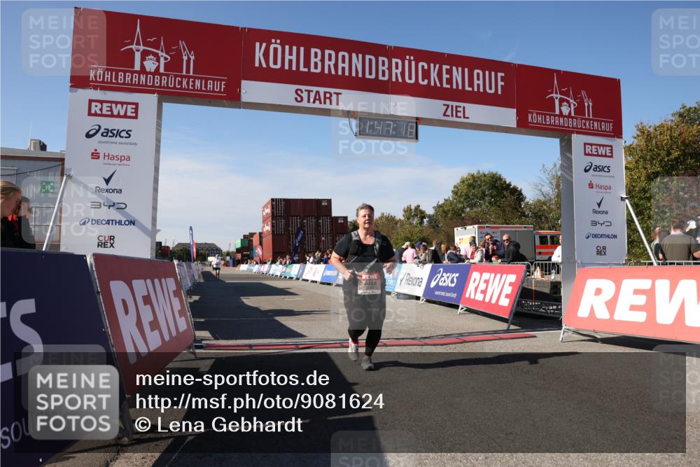 03.10.2025 - Köhlbrandbrückenlauf Lena Gebhardt http://msf.ph/oto/9081624 03.10.2025 13:47:19 Ziel 5136, 5293, 5635, 5636, 6073 meine-sportfotos.de